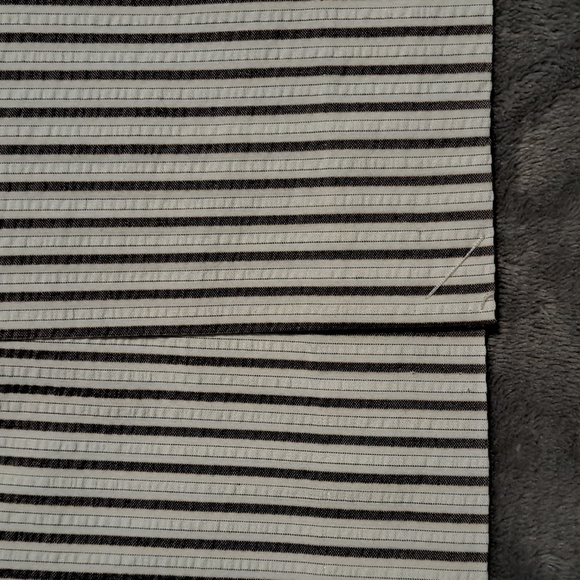 NWT Jessica Striped Knee-Length Straight Skirt with Pockets Size 4 White/Gray - Picture 8 of 9